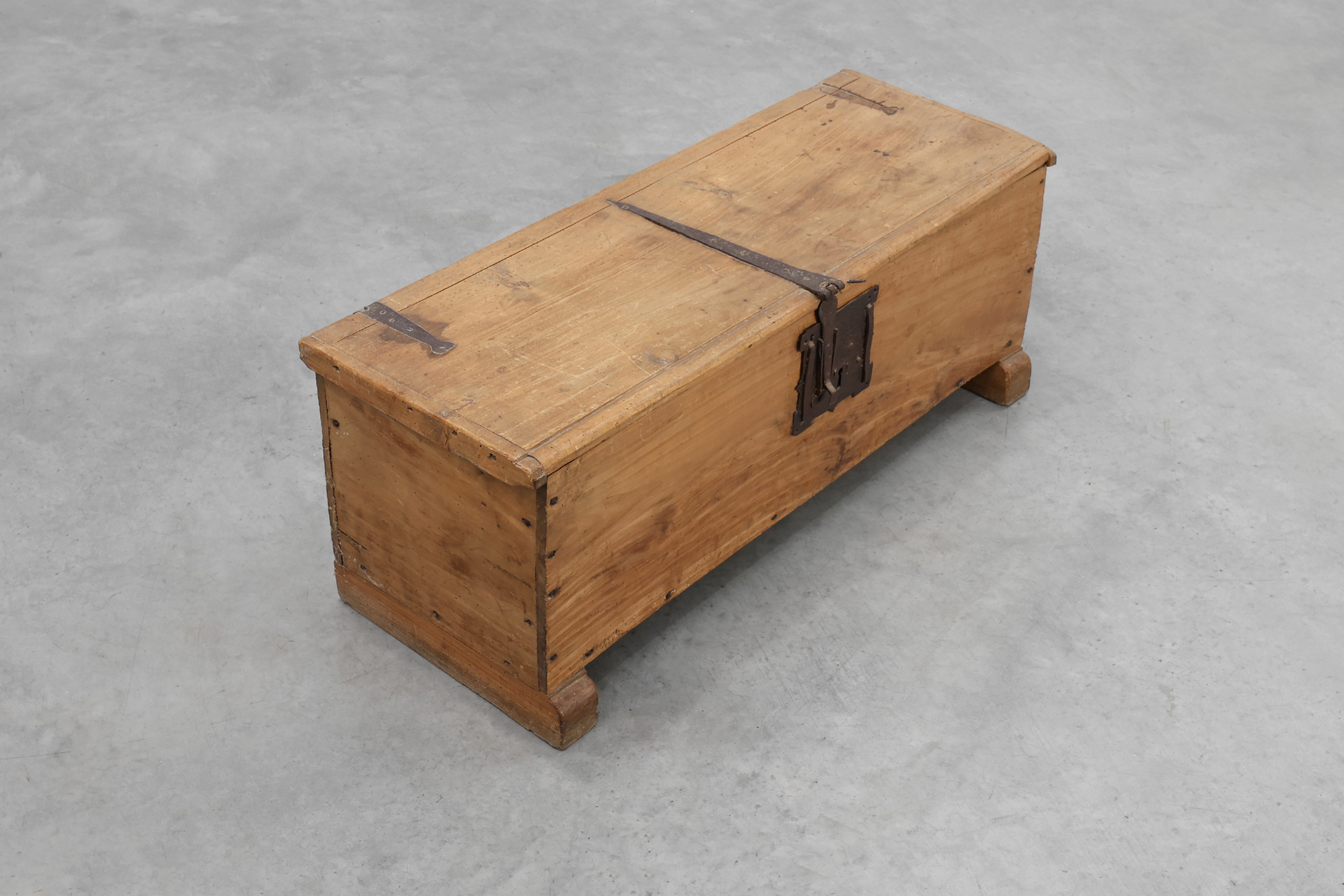 Rustic oak wooden chest, France ca. 1900thumbnail